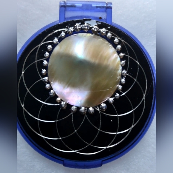 Upcycled Embellished Round Circular Mirror Case - Picture 14 of 16